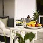 Relais Montepepe Winery & Alojamento de Acomodação e Pequeno-almoço Montignoso