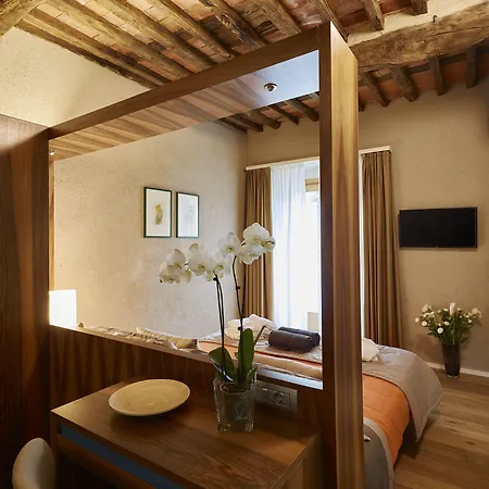 Couette-café Relais Montepepe Winery & 4*