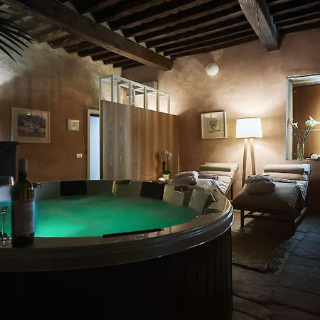 Relais Montepepe Winery & Couette-café Montignoso
